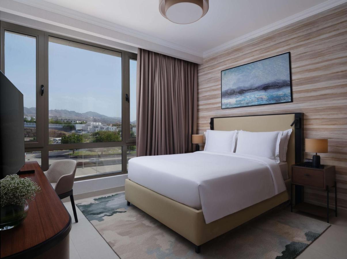 Doubletree By Hilton Muscat Qurum Esterno foto